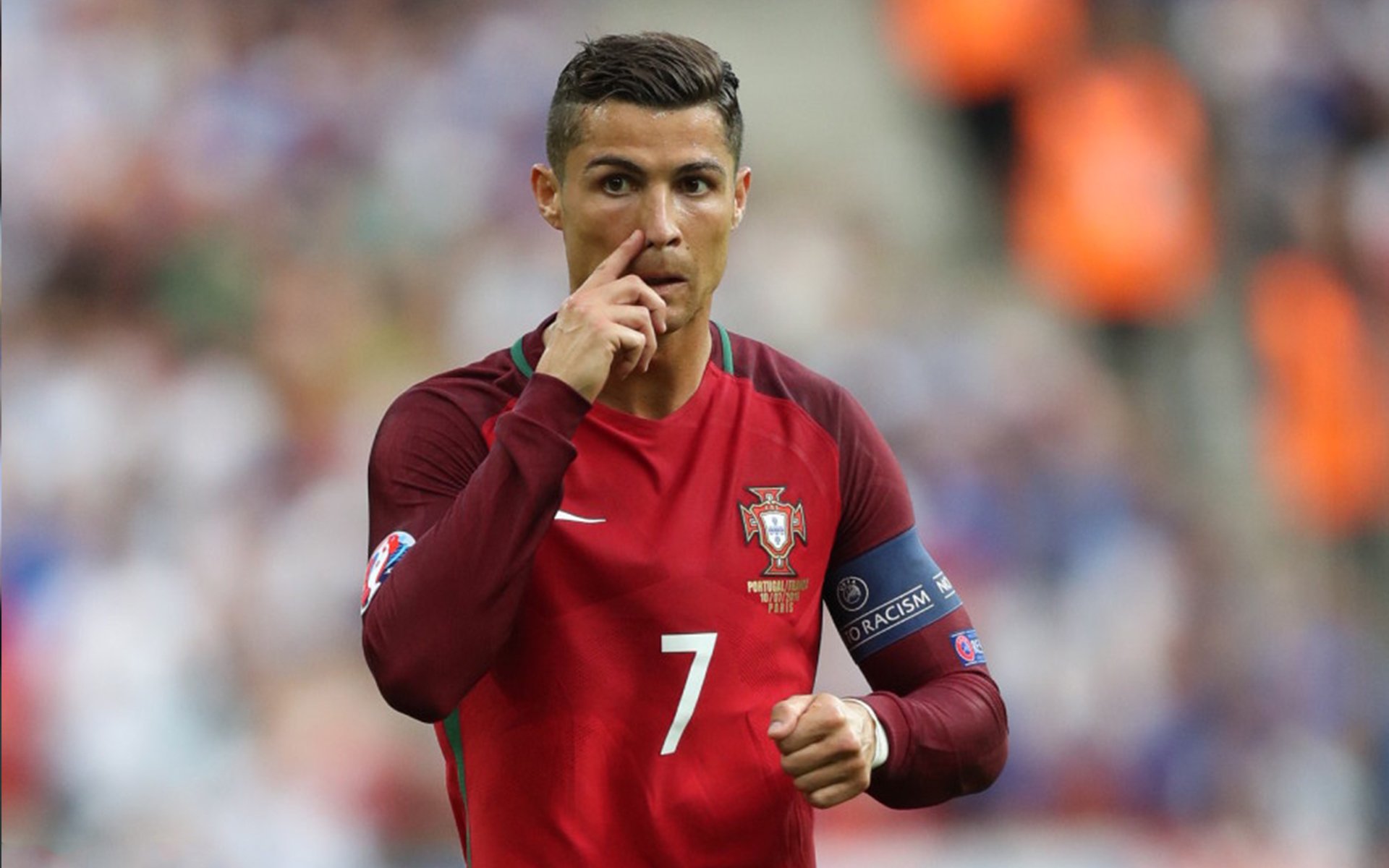 德甲激烈拼刺：攻坚战中展现极限运动精神